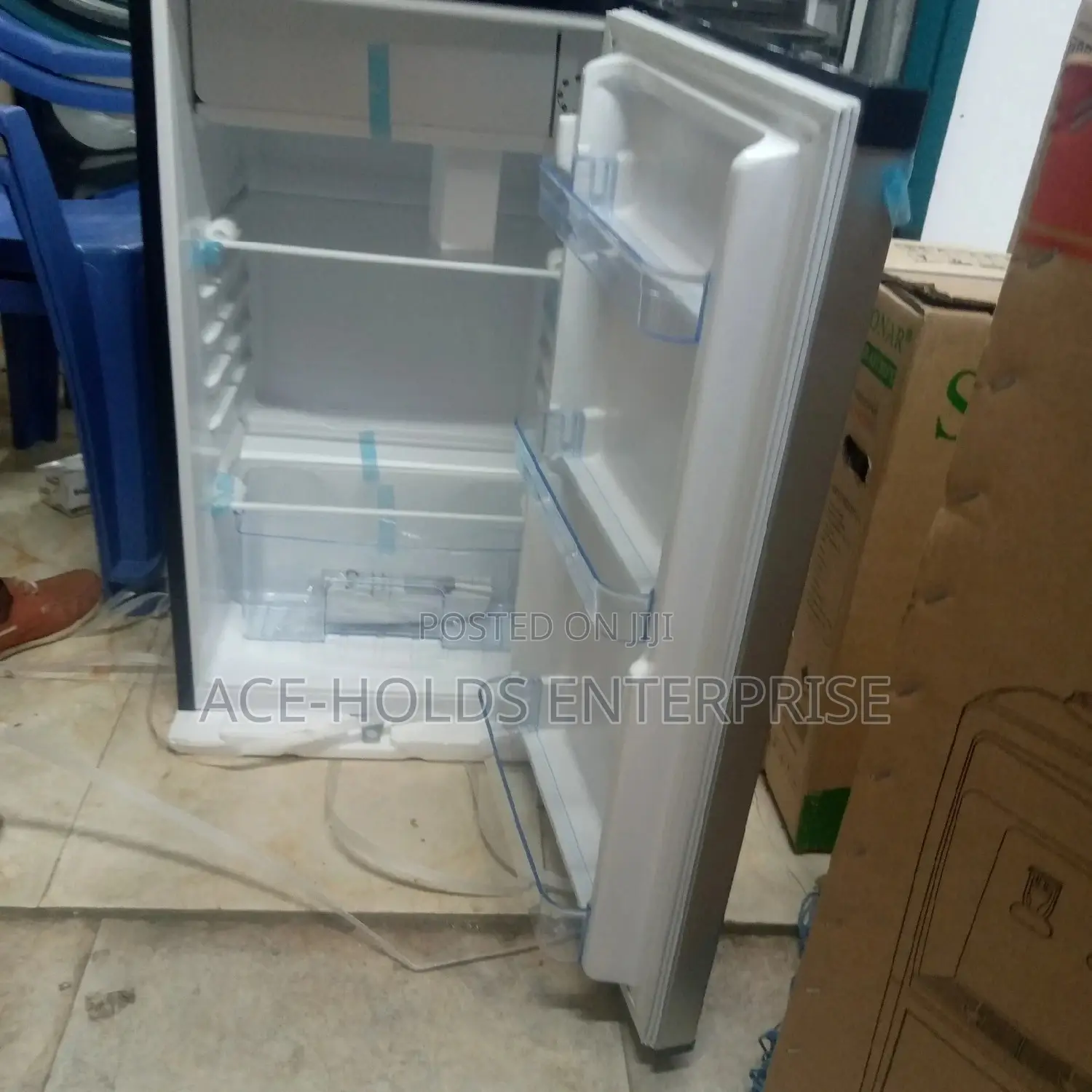 Von Mini Fridge, 90 Liters