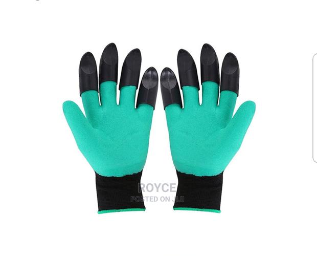 Gardening Gloves With Claws (Pair )