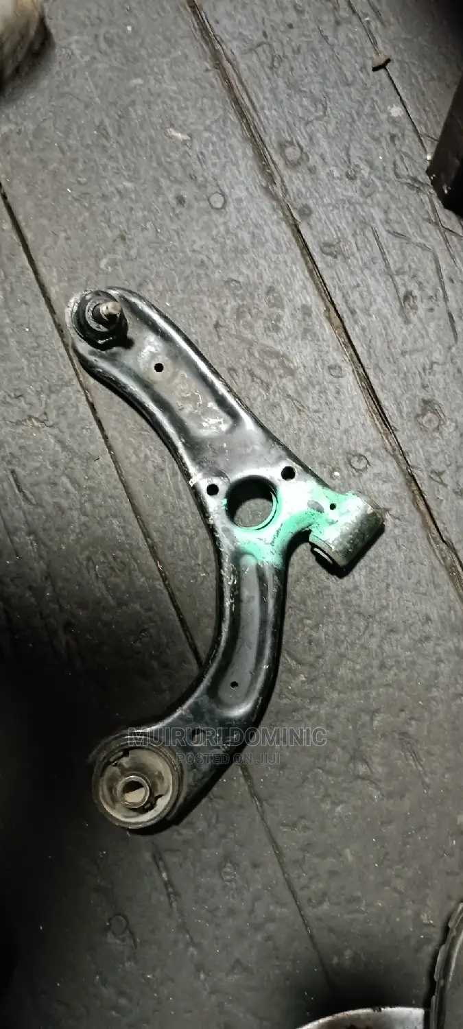 Control Arm Mira/Solio