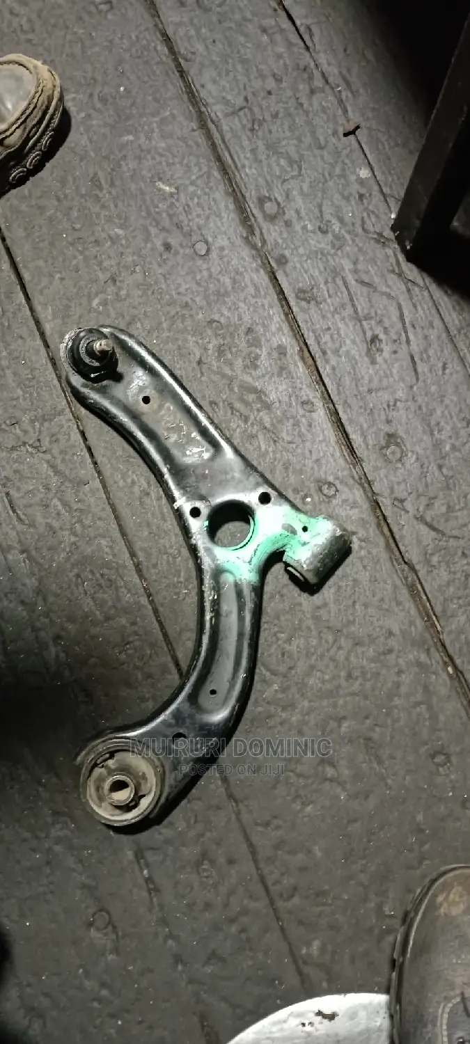 Control Arm Mira/Solio