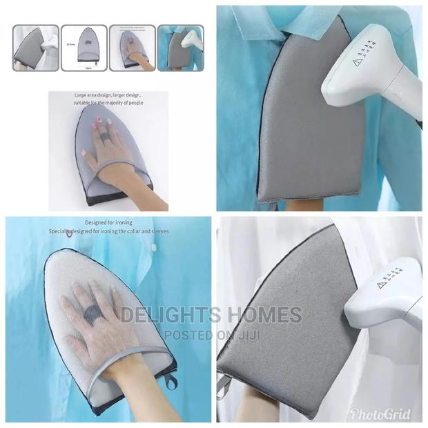 Highly Insulated Hand Held Iron Pad. - main view