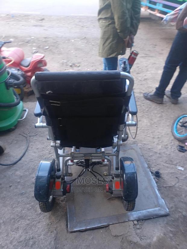 Electric Wheelchair - thumbnail 3