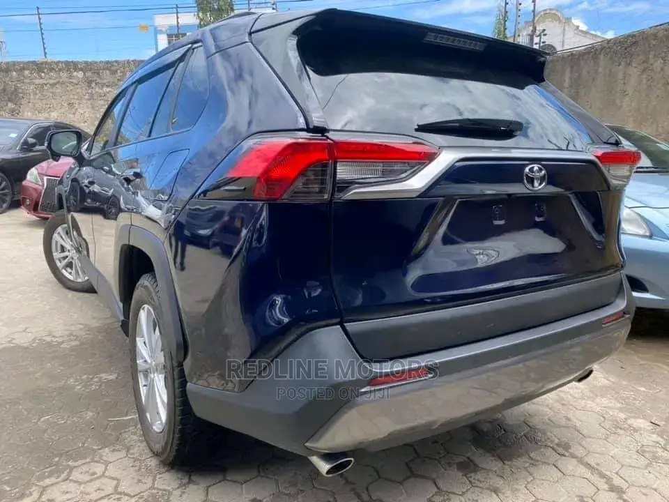 Toyota RAV4 2017 Blue