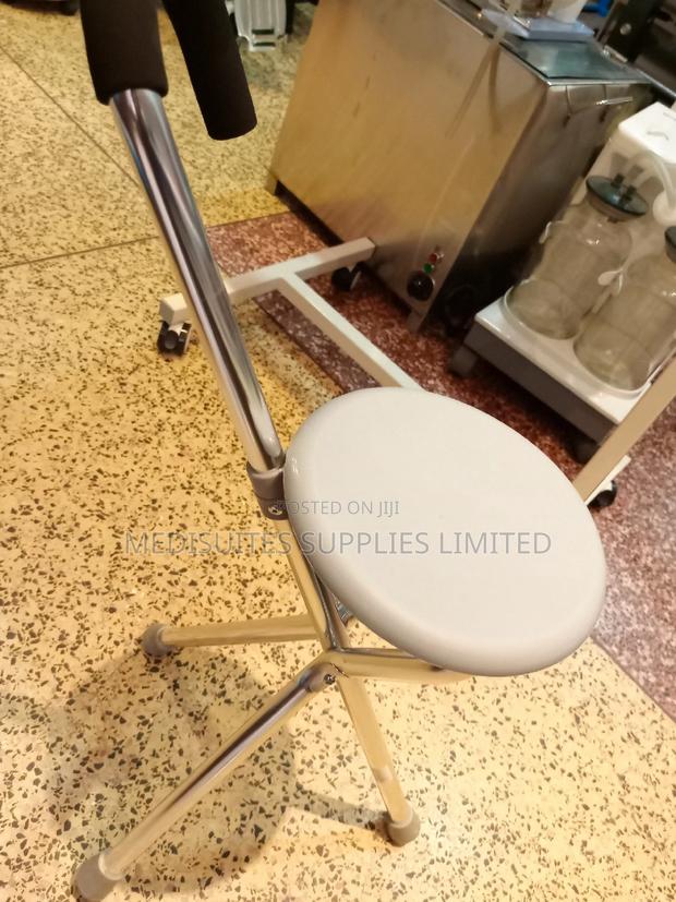 Walking Stick With Resting Seat - thumbnail 2