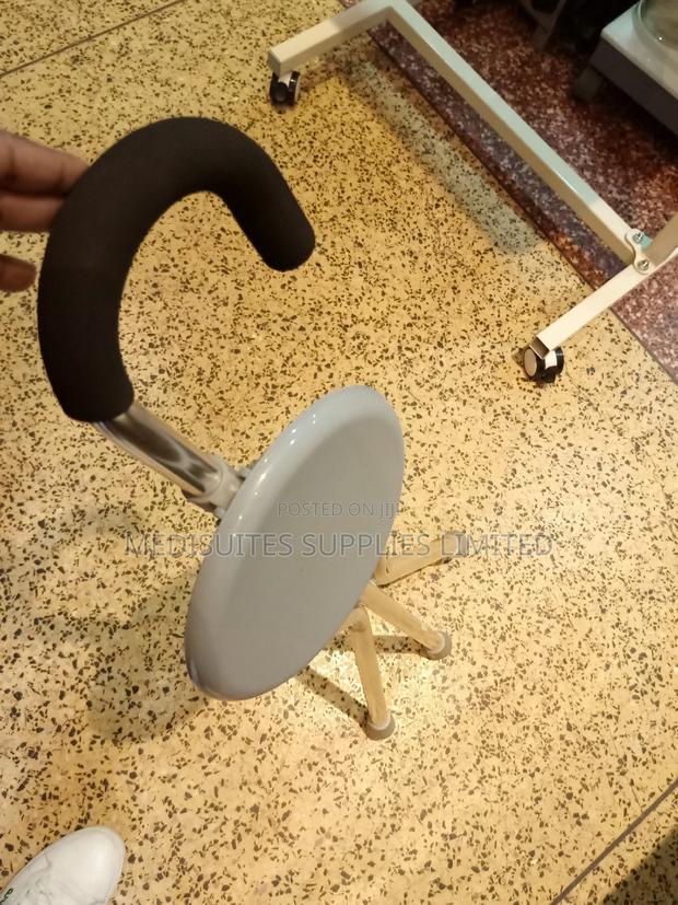 Walking Stick With Resting Seat - thumbnail 3