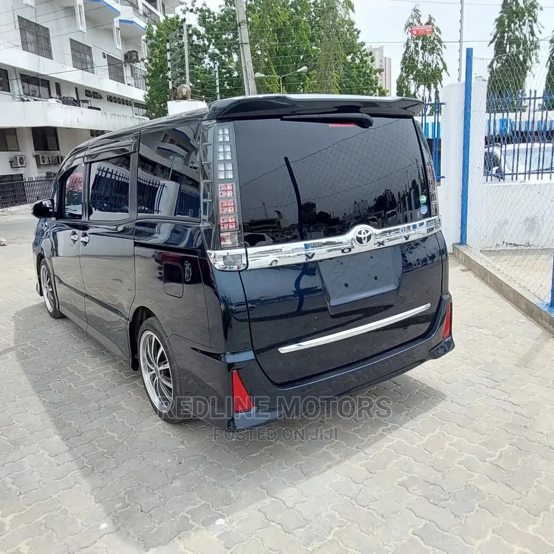 Toyota Voxy 2016 Black