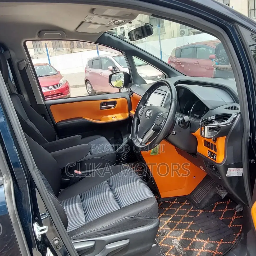 Toyota Voxy 2016 Black
