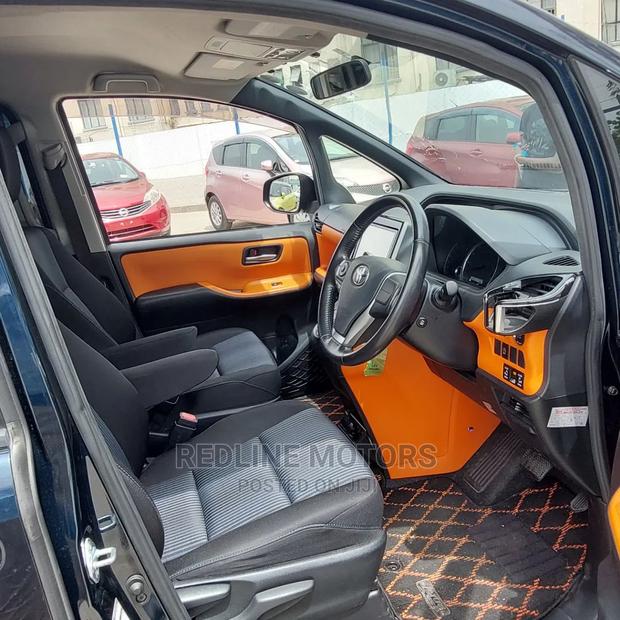 Toyota Voxy 2016 Black - thumbnail 5