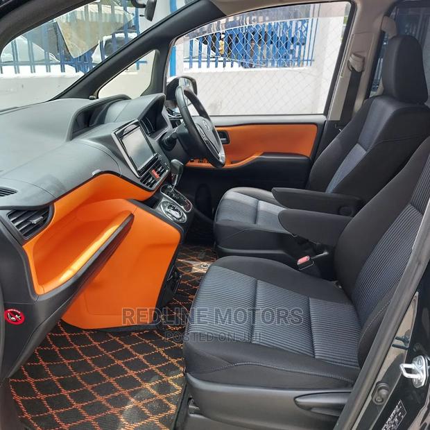 Toyota Voxy 2016 Black - thumbnail 3