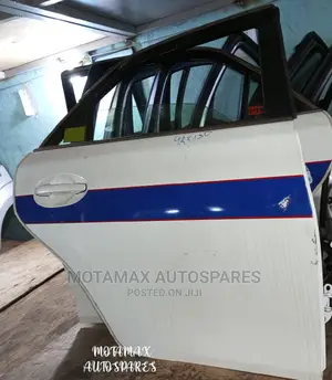 Toyota Mark X GRX 130 Rear Door