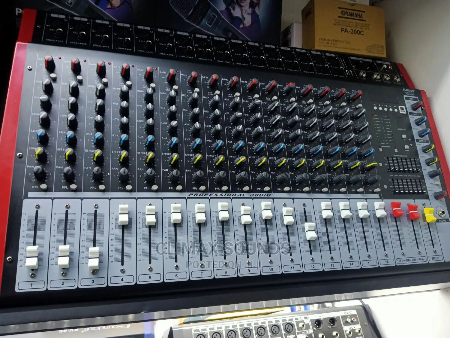 Powered Mixer 16 Channels Omax Red