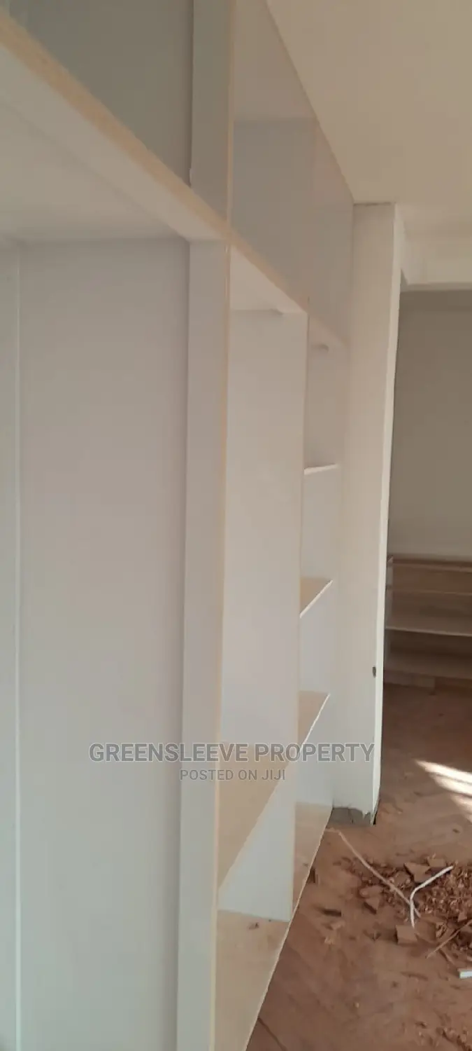 5bdrm Villa in Karen Hub for Rent
