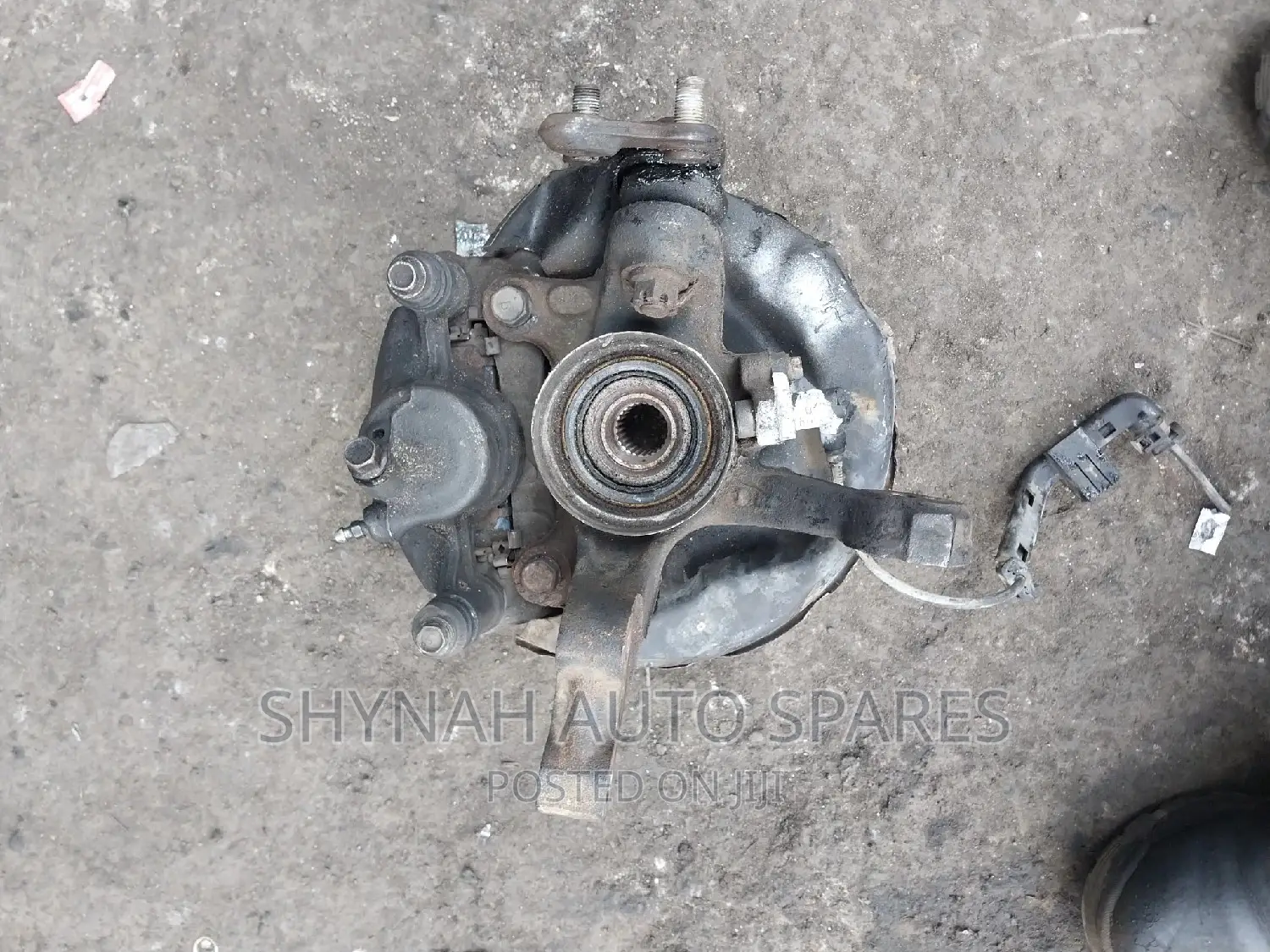 Front Hub Complete Toyota 100