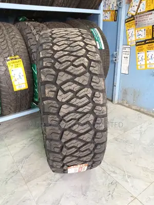 265/65r17 Maxxis Razr A/T-811