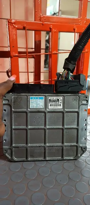 Toyota Noah 2007 Control Box.