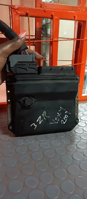 Toyota Noah 2007 Control Box.