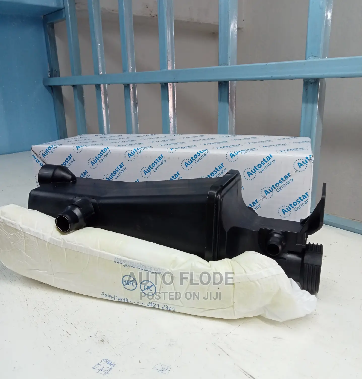 BMW X3 E83 Expansion Tank.