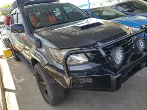 Toyota Hilux SR 4x4 2015 Gray