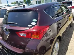 Toyota Auris 2015 Purple