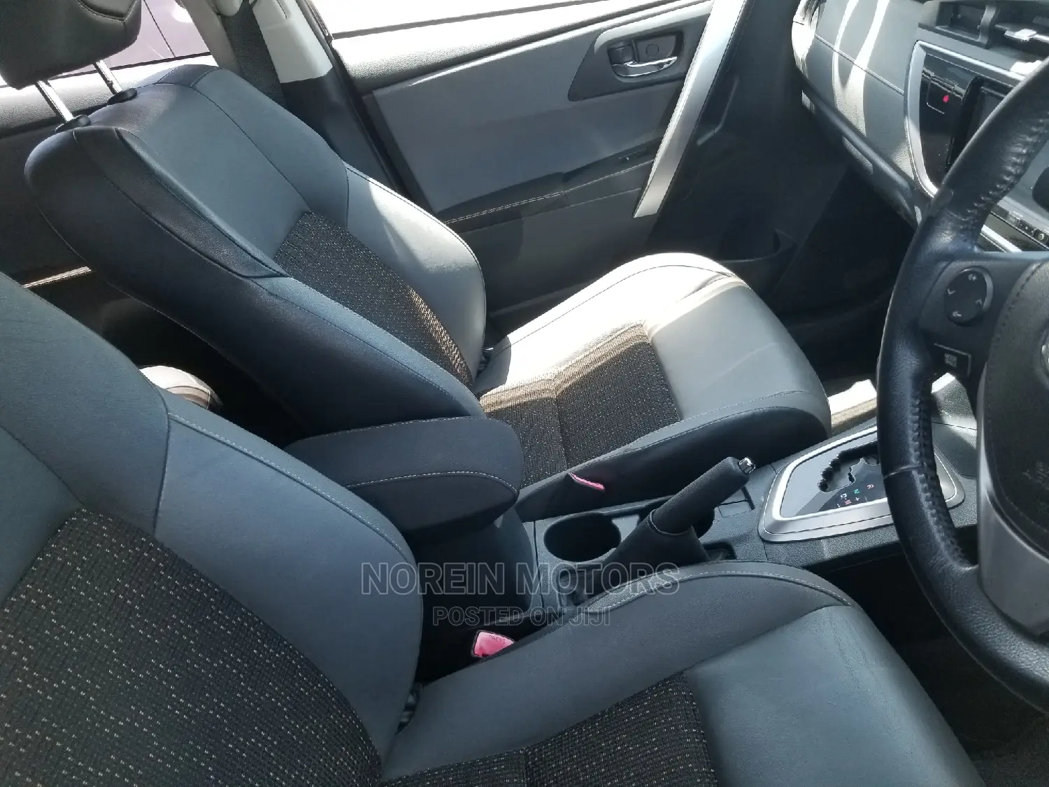 Toyota Auris 2015 Purple