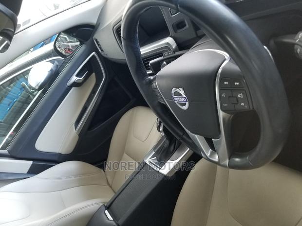 Volvo S60 T4 2015 Black - thumbnail 3