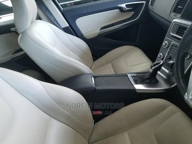 Volvo S60 T4 2015 Black - thumbnail 5