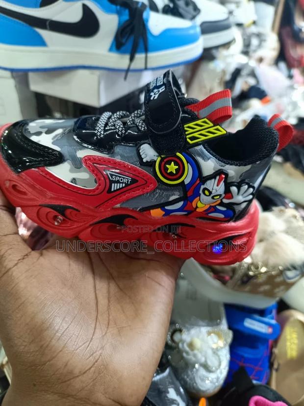 Kids Spiderman Shoes With Lights - thumbnail 3