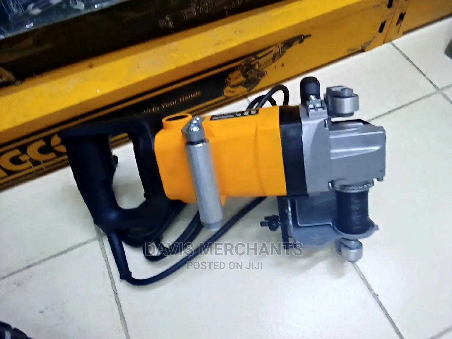 Electric Dera Wall Chisel