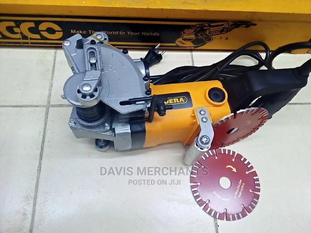 Heavy Duty Wall Chisel