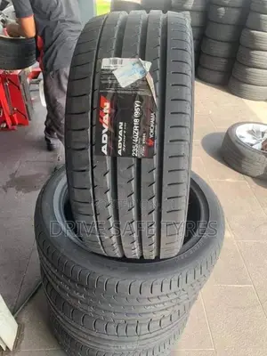 235/40 R18 Yokohama Advan( Japan)