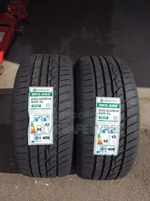 225/40 R18 Rovelo Tyre (China)