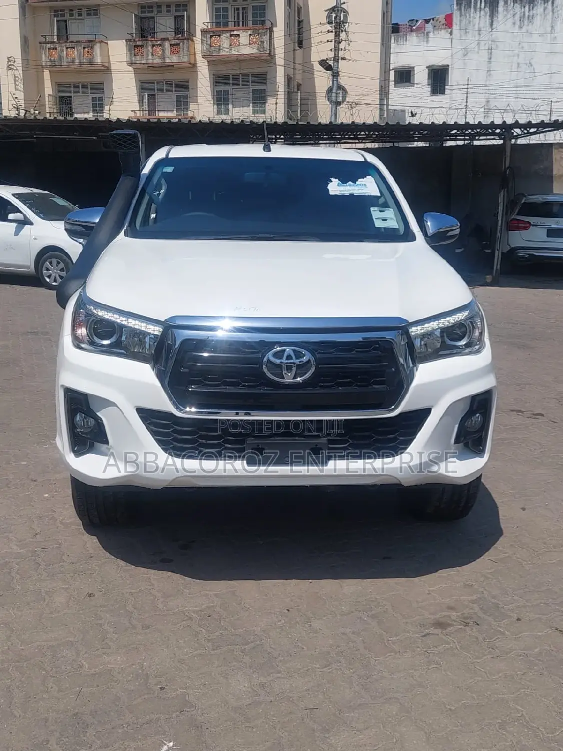 Toyota Hilux WORKMATE 2016 Green