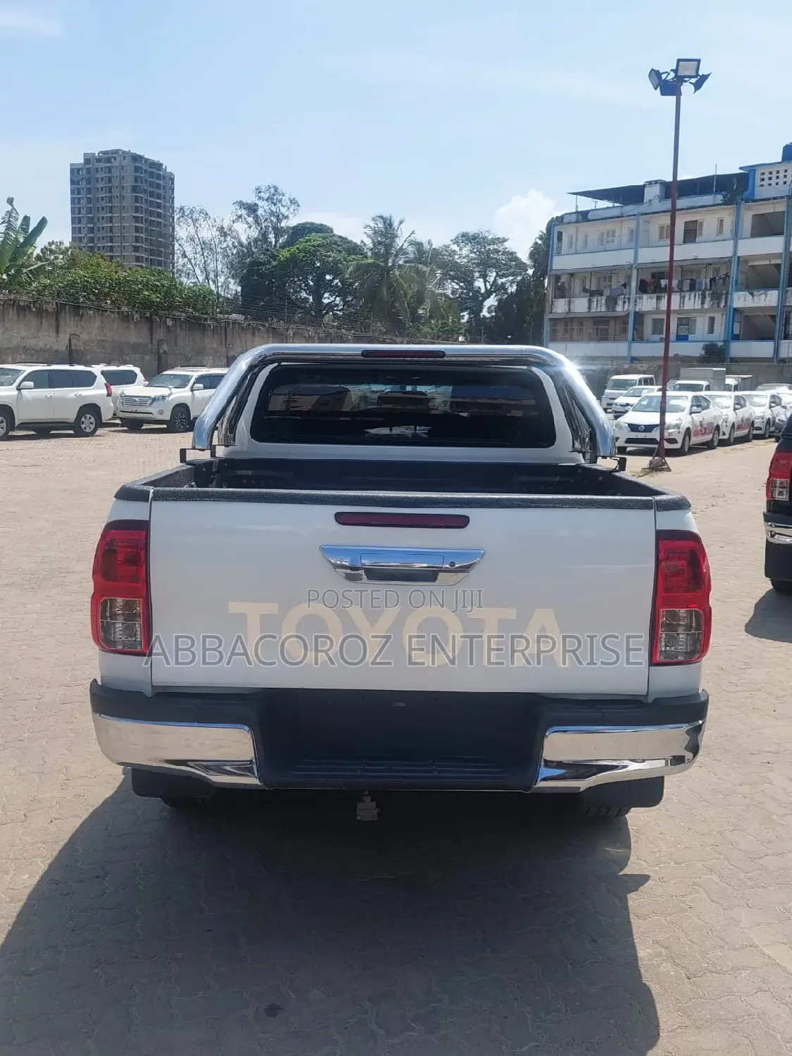 Toyota Hilux WORKMATE 2016 Green