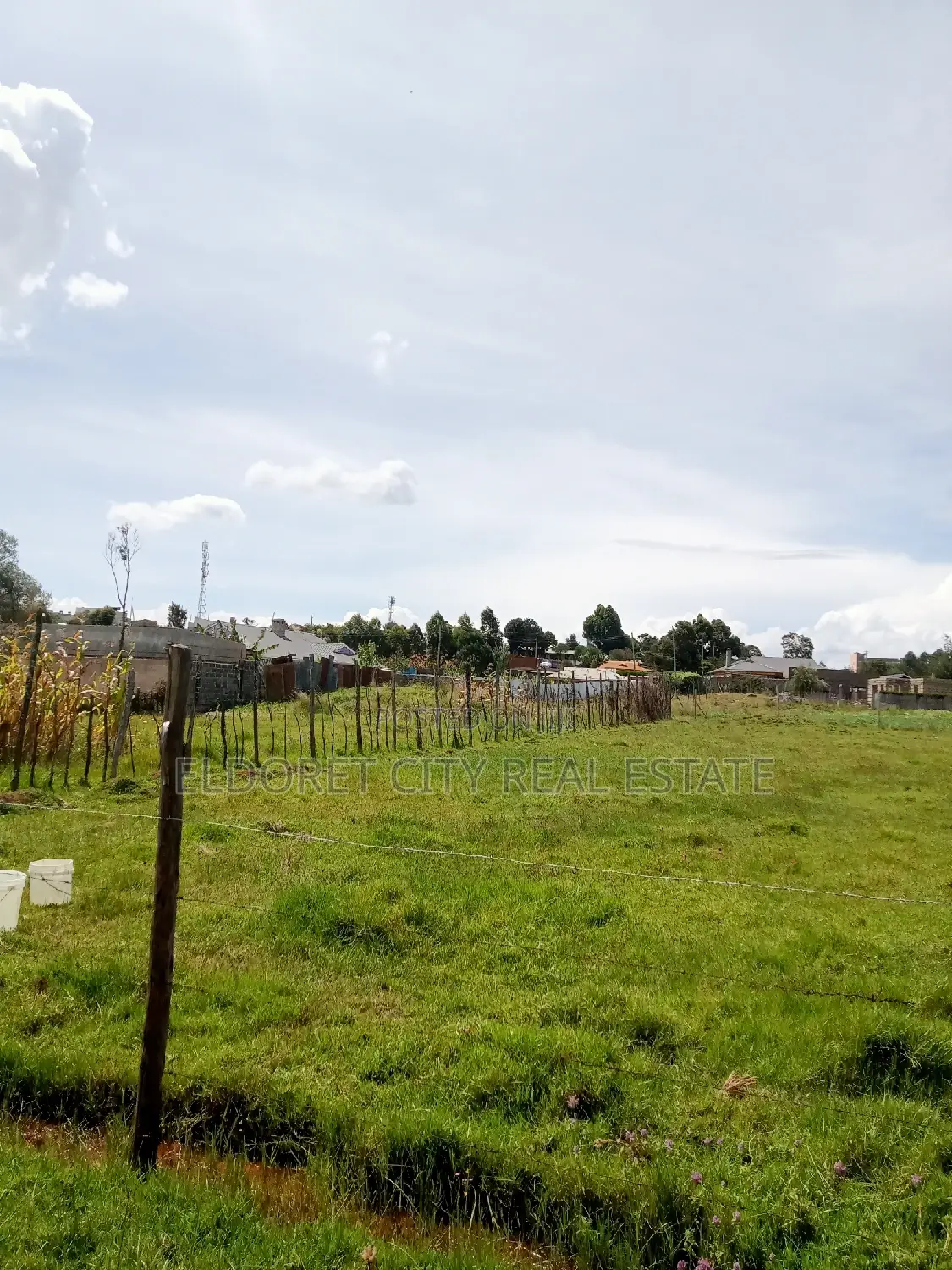 1/4 Plot With Title Near Kapsoya.