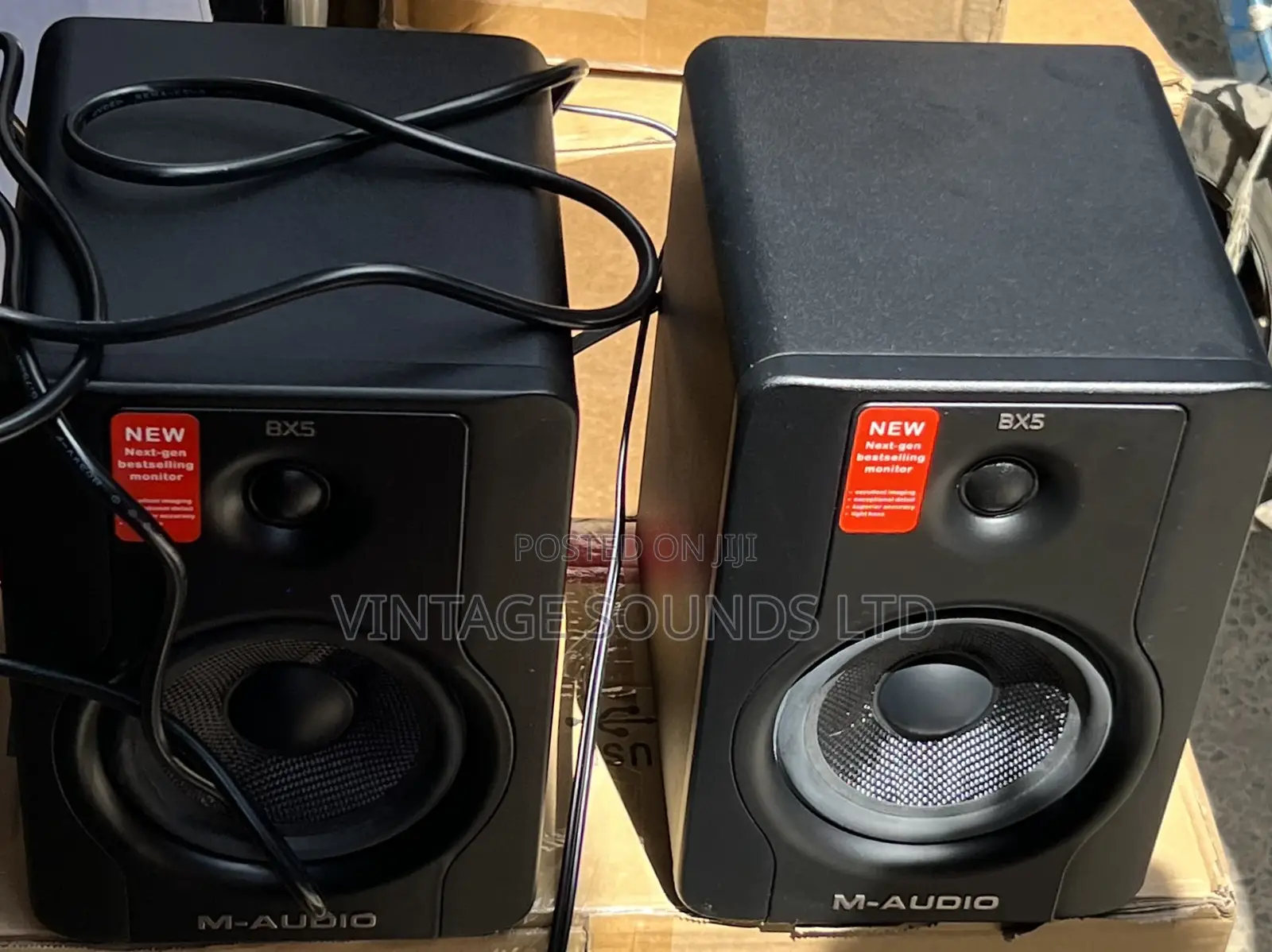 M-Audio BX5 D2 Compact 2 Way Active Studio Monitor Speakers