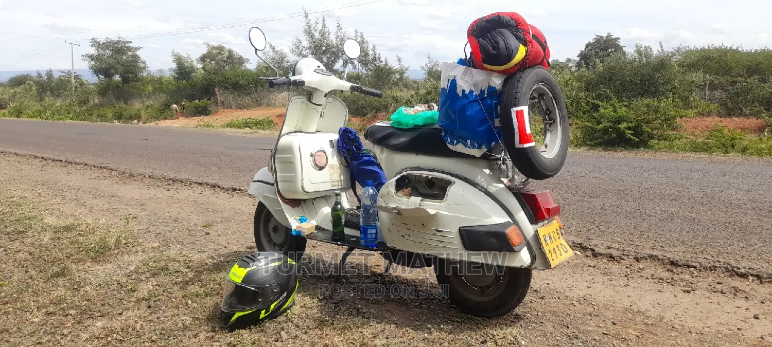 Bajaj Chetak 100 1993 White