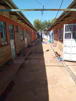1/4 Plot Sogomo With 30 Units of Single Self.