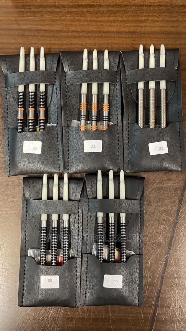 A Set of 5 Complete Assorted Tungsten Darts Wilth Wallet 22g - main view