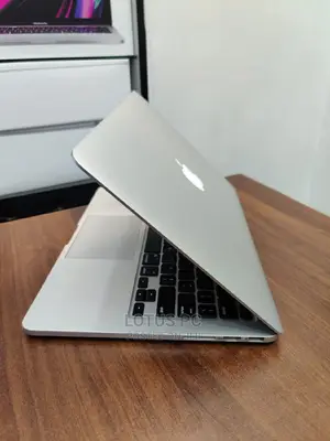 Laptop Apple MacBook Pro 2015 8GB Intel Core I5 SSD 256GB