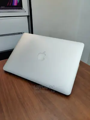 Laptop Apple MacBook Pro 2015 8GB Intel Core I5 SSD 256GB