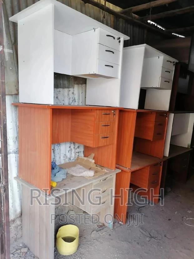 Super High Quality Office Desks - main view