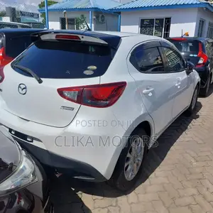 Mazda Demio 2016 Pearl