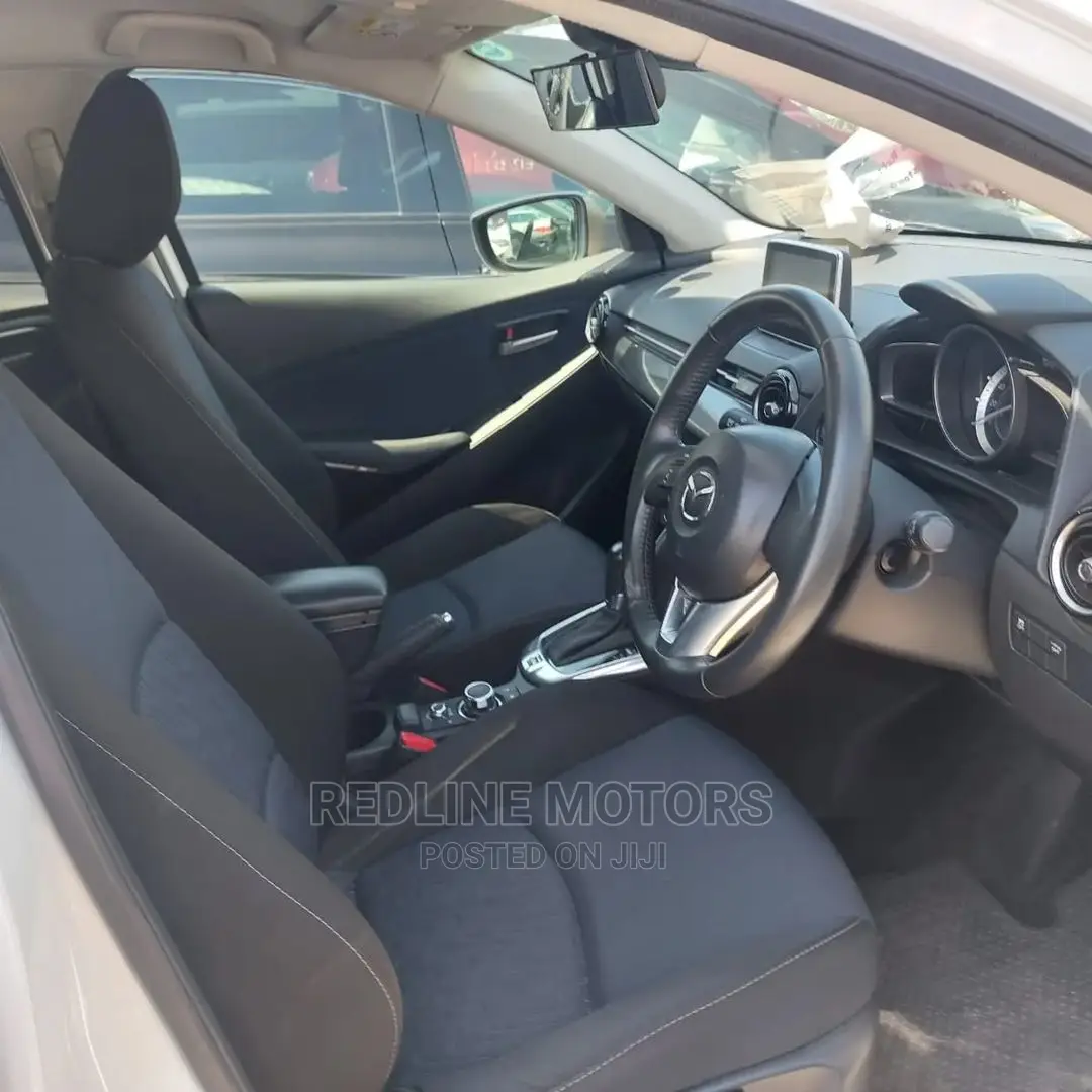 Mazda Demio 2016 Pearl