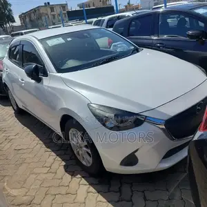 Mazda Demio 2016 Pearl