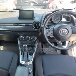 Mazda Demio 2016 Pearl