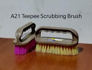 Teepee Scrubbing Brush - thumbnail 2