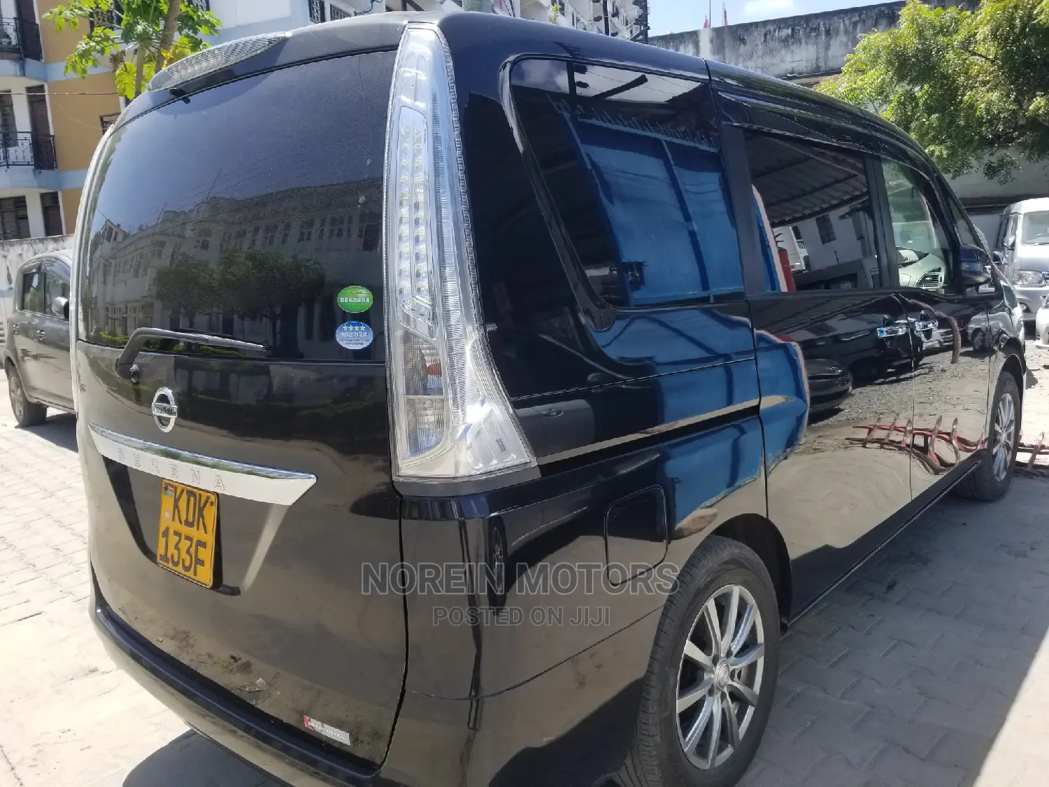 Nissan Serena 2015 Black