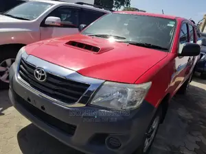 Toyota Hilux WORKMATE 2015 Red