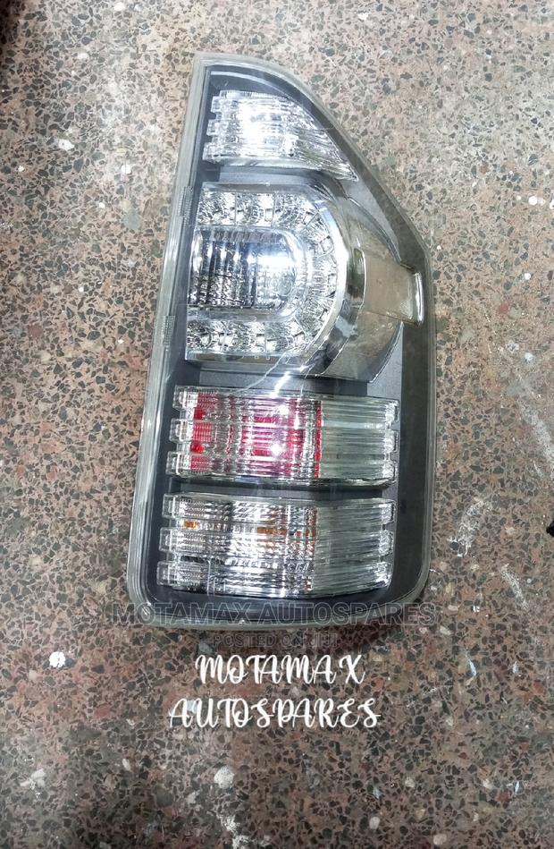 Toyota Voxy ZRR70 Tail Light - main view