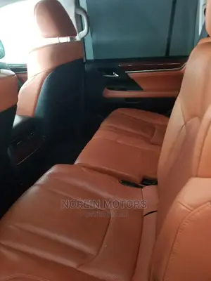 Lexus LX 570 (5 seats) AWD 2017 White